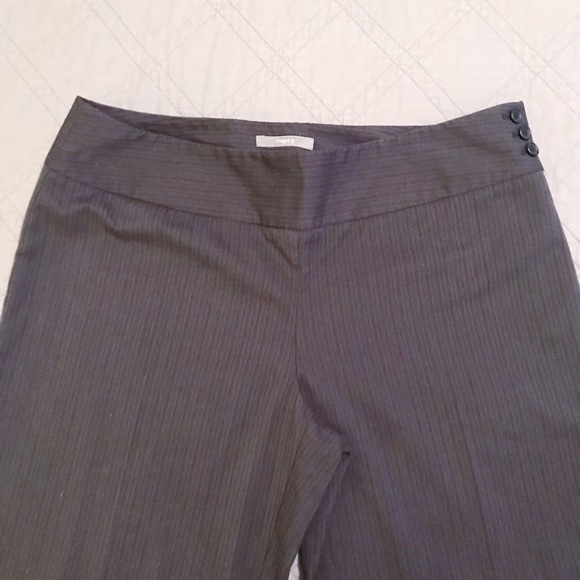 Apt. 9 wide leg trouser slacks. - Picture 2 of 3